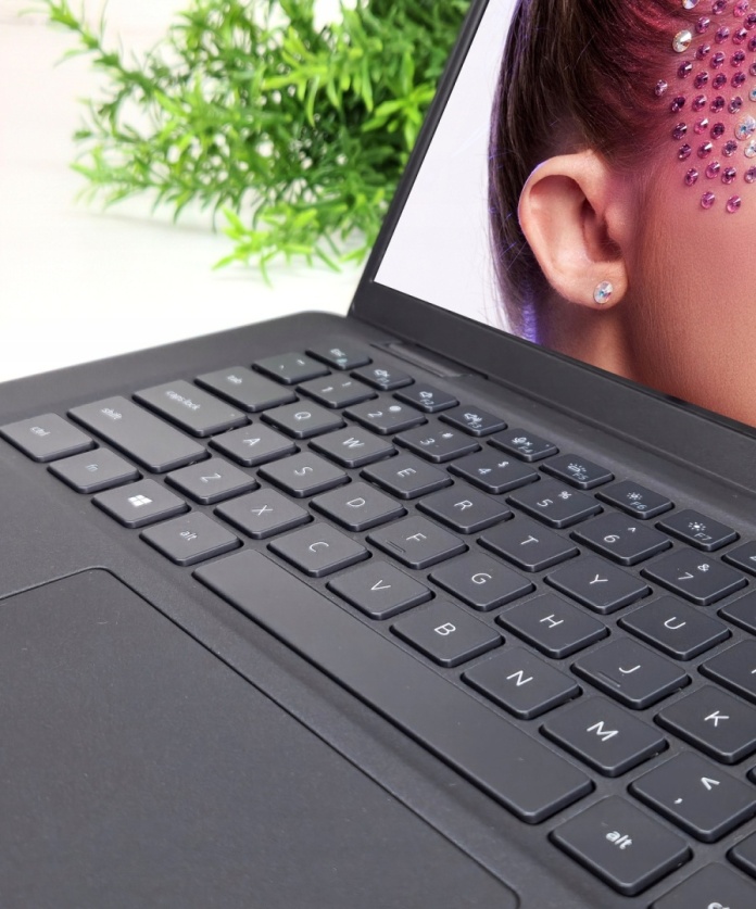 Dell Latitude 7420 i7 Carbon - zdjęcie realnego produktu